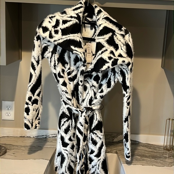 White House Black Market NWT SZ XS. Long Sleeve Belted Iris Sweater Coat - Picture 4 of 15